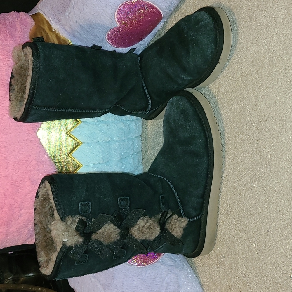 Koolaburra by Ugg Black side bows tall warm boots 6 Excellent condition